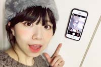 壁に貼り付くスマホケース「WAYLLY」で自撮りがとんでもなくはかどる！