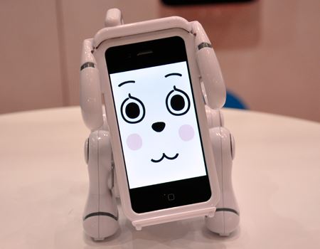 BANDAI スマートペット for iPhone/iPod touch バンダイのiPhoneが顔になって動く次世代ペットロボット