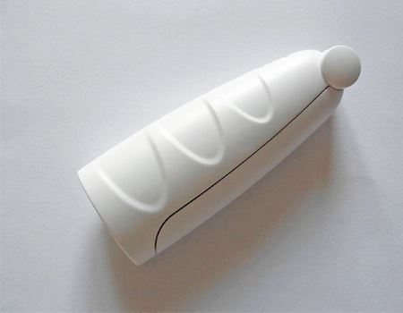 ܂肽񂾏ԂȂ130mm~48mm~33mm (~~s)Adʂ61gƃRpNgł