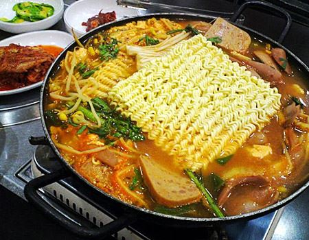 チゲ鍋の〆はこれで決まり 韓国風ちゃんぽん麺 サリ麺 価格 Comマガジン
