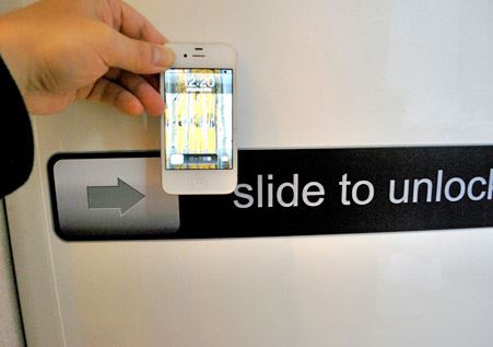 ۂɕM҂iPhone 4SƔׂĂ݂܂B}OlbgłI