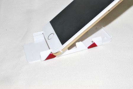 X^h̍aɃX}zhėĂ܂BM҂iPhone6 Plus͔ėĂ̂ɏJ܂