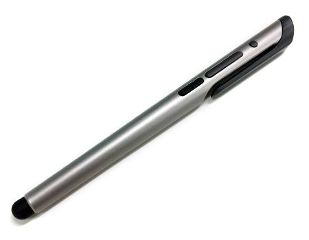 こちらのペン、一見普通のスマートフォン用のタッチペンですが…