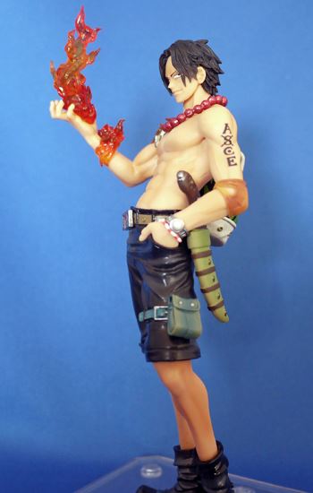 ドドン!!!」付き?! エースのフィギュアが超かっこいい - 価格