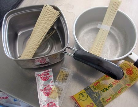 四角い袋麺がピッタリ入る ラーメン専用鍋がめちゃ便利 価格 Comマガジン