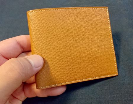 薄さ8mm。コンパクトすぎる財布の使い心地はどうなの？ - 価格.comマガジン