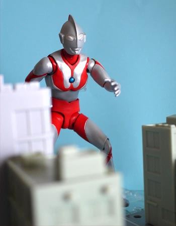 きたぞ我らのウルトラマン 限りなく本物に近いフィギュア誕生 価格 Comマガジン