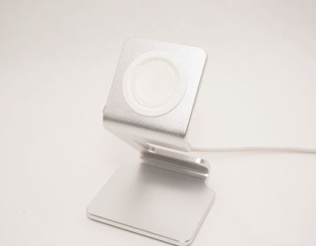 ŏOKI@Ƃ̓P[uUSBd\ȃRlN^ɐڑΏ[d\ȏԂɂȂ܂