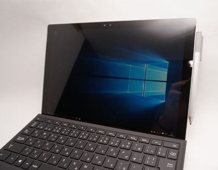 ꂪSurface Pro 4łB}OlbgŉʉSurfacey\t邱Ƃł܂