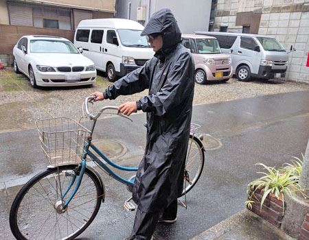 カッパ 自転車 雨の自転車通勤・通学におすすめ！ワークマンレインウェアと防水グッズ紹介