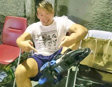 自信満々の丸藤選手が進化版ローラースケートに挑戦した結果
