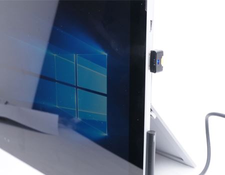 ASurface Pro 4ɑĂ݂܂I@Surface Pro 4ɂ͖{̂microSDJ[hXbgĂ܂