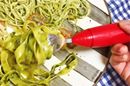 パスタを“自動でくるくる”! 電動フォークって使えるの?