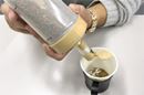 誰でもおいしいコーヒーが淹れられる!? 計量機能付きディスペンサー