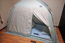 寒い夜もぬくぬく♪ 「室内専用テント」の中で眠れば暖房いらず!