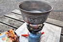 日清とスノーピークがコラボ! チキンラーメン専用のアウトドア調理器具