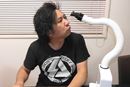 手を使わずに髪を乾かせる!? 斬新すぎるドライヤーを使ってみた