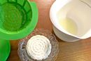 家でチーズが作り放題! ルクエのチーズメーカーで簡単チーズ作り