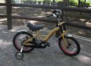 周囲が思わず振り返る!? あの高級車がモチーフの子供用自転車