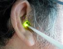 LEDライト搭載耳かきで、ひざまくら耳掃除が劇的ラクチン。