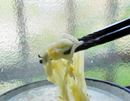 受験前にどう? 特殊構造が麺をキャッチして「すべらせん」箸