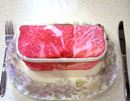 おいしそうな霜降り和牛…にそっくりな生肉ポーチを発見!
