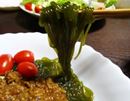わかめ100%！ 緑色の麺「つるつるわかめ」が話題なんです