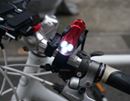 スポーツ自転車乗り御用達! 100円で買えるサイクルライト