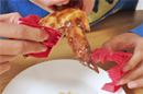 カーネルおじさんにも見せたかった… 超便利な「トング」発見