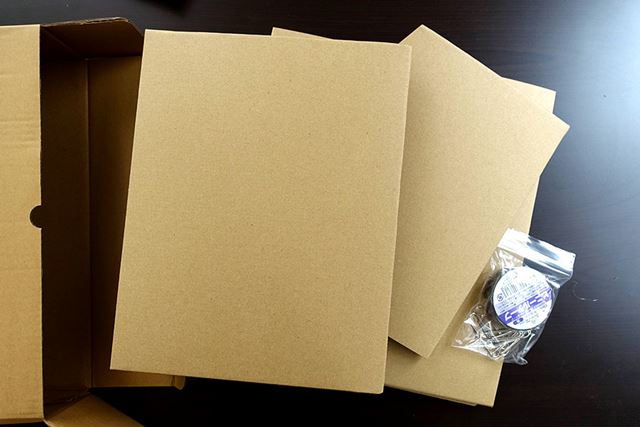 中身を出してみると…ダンボールからダンボールが出てきた…