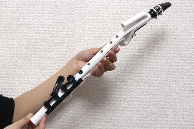 これがVenova！ 見るからにフシギな感じの楽器