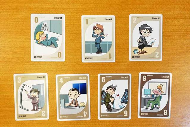 進捗状況が数字で表されている数字カード。0は2枚、1～6は5枚ずつ入っています