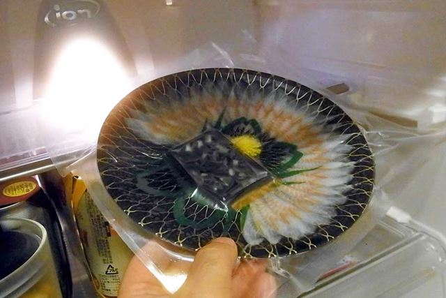 うなぎの刺身を冷蔵庫で解凍