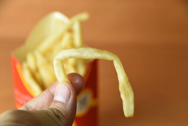 でき立てはシャキッとしているが、冷めるとフニャフニャ