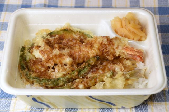 冷めた「天丼弁当」