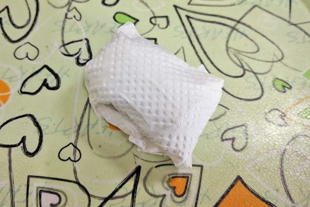 このあと何日も使わないようであれば、乾いたティッシュなどに包んで保管します