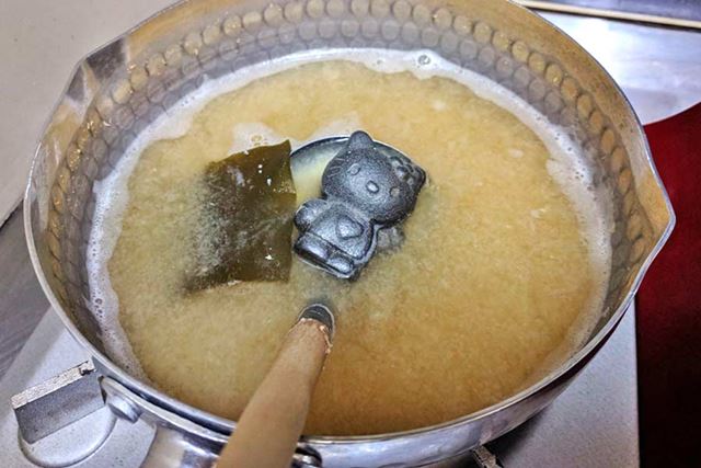 みそ汁から、ハローキティ!?