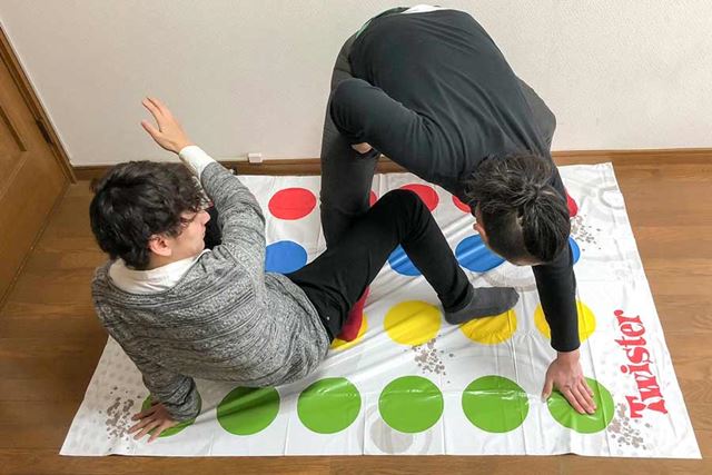 そして、その後も何度かツイスターをやってみたんですが、全然勝てませんでした。なんで？