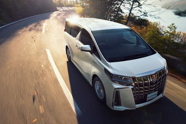 トヨタ 新型「アルファード」