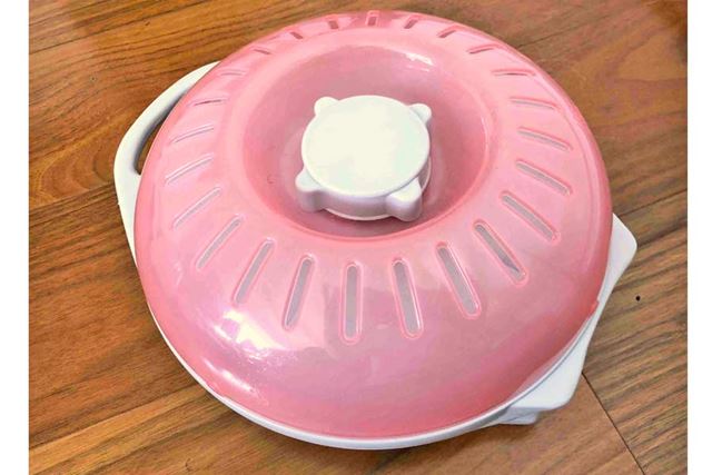 長年愛用していることもあってかなり汚れていますが、筆者お気に入りの湯たんぽです