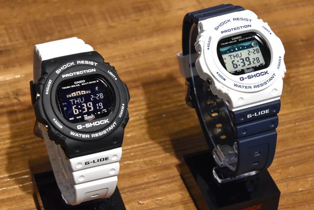 New Goods Unused Domestic Regular Casio Casio G Shock G Lide Tough Solar Radio Wave Clock Gwx 5700ss 7jf White Blue Color Tide Graph Rare Real Yahoo Auction Salling
