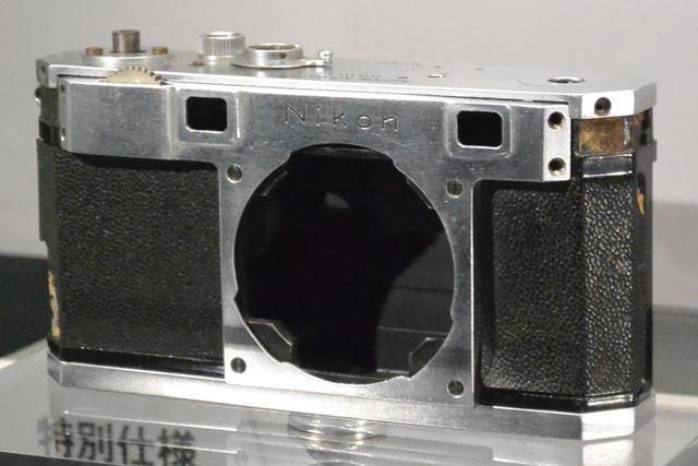 ニコンI型の試作1号機。製造番号は「No.6091」。1947年(昭和22年)に試作された20台のうちの1台とのこと