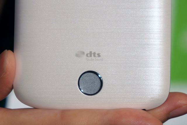 ���̤˥��ԡ������������롣DTS Studio Sound��Ȥ��е������饦��ɤʤɤ����ѤǤ���