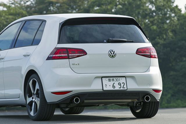 ゴルフ GTIは左右1本、合計2本のマフラーだ