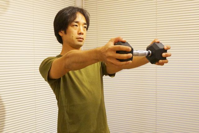 ダンベルなら、重さも把握しやすい