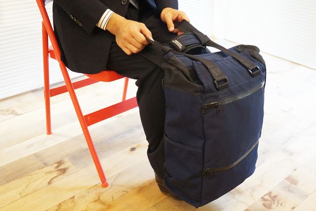 きちんとしたカバンでなく、買い物した際の紙袋で行ってもOK