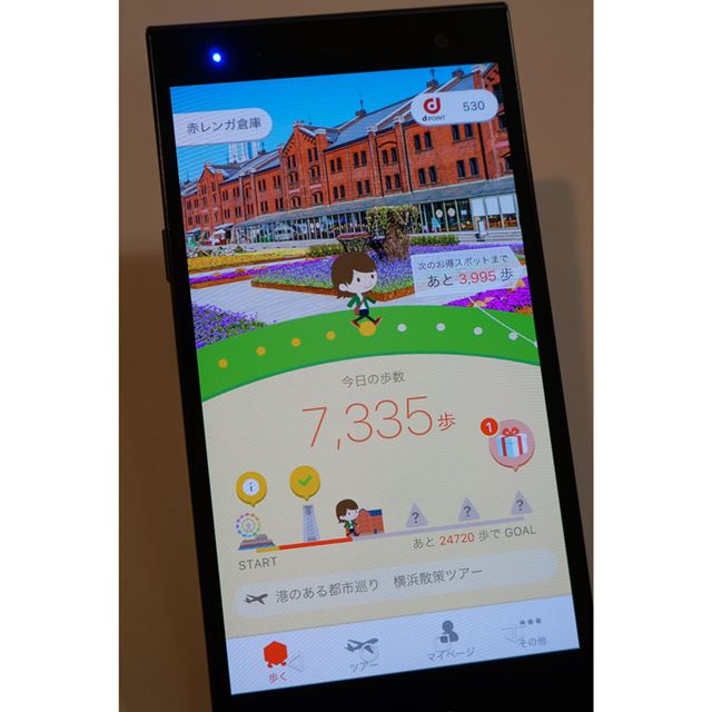 ツアー内の通過ポイントをクリアすると、観光スポットの解説情報が表示されるしかけも