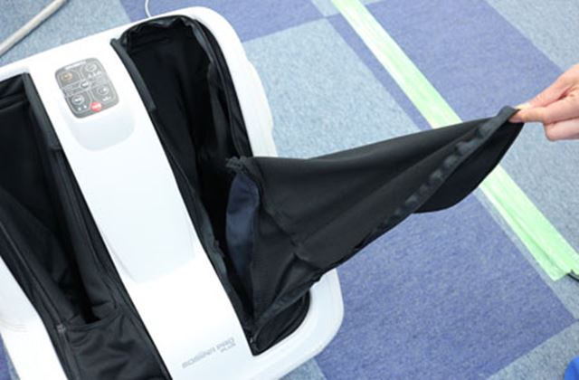 本体の角度調節ができるので、脚をあずけてリラックスした姿勢でも使用OK