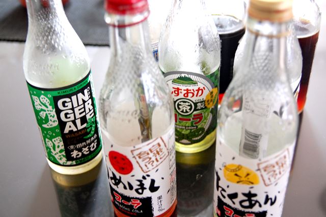 いろいろと試してみましたが、コーラやサイダーでお腹がいっぱいになってしまいました……