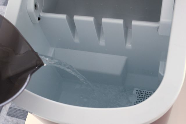容量は約2.2Lだが、実際に水を入れるのはその7割程度までと推奨されている